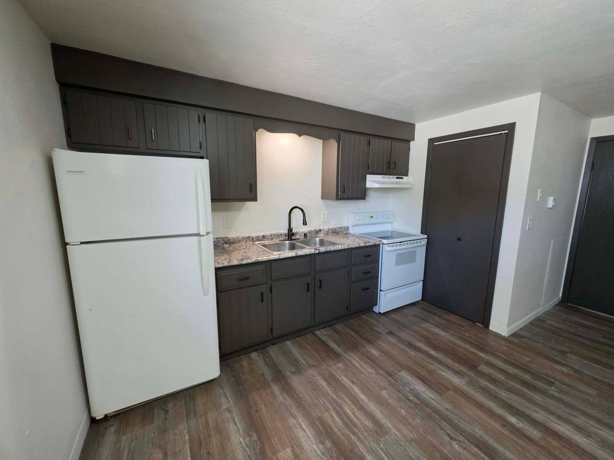 Apartment for rent at 609 S 3rd St, Pekin, IL 61554