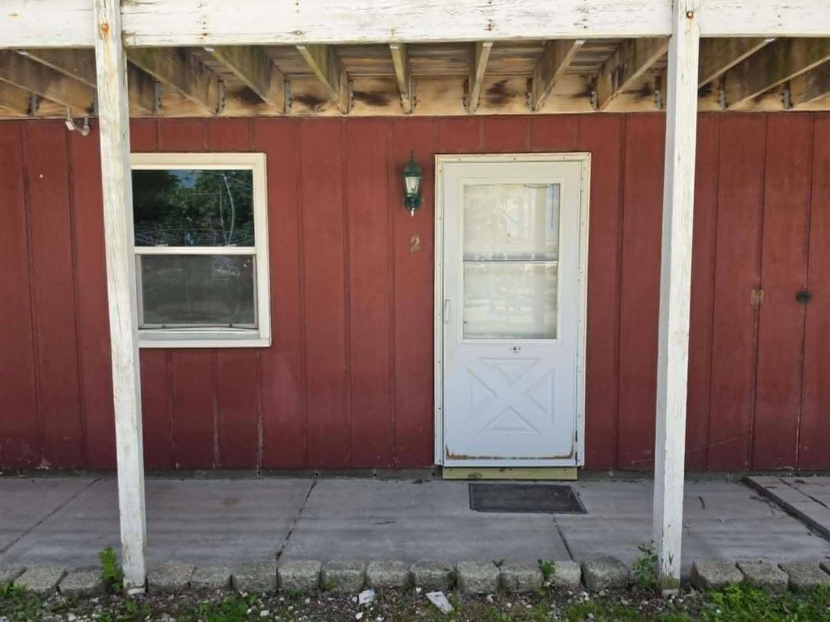 Apartment for rent at 609 S 3rd St, Pekin, IL 61554