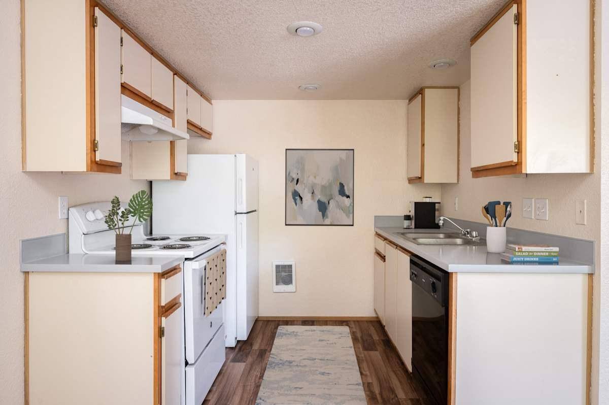 Apartment for rent at 2148 SE Geary St #2, Albany, OR 97322