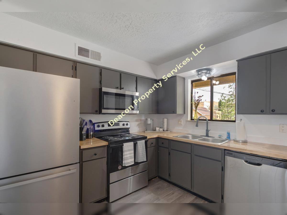 Apartment for rent at 12324 Candelaria Rd #4, Albuquerque, NM 87112