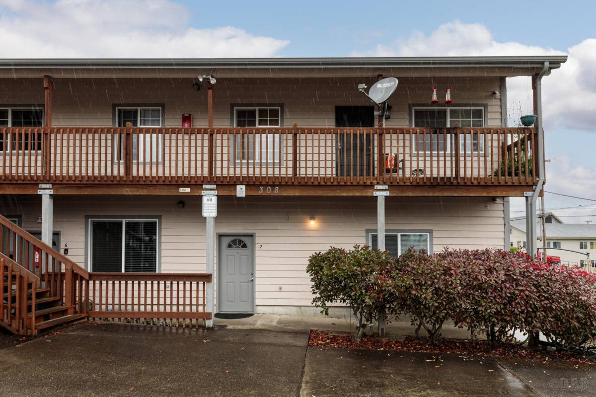 Apartment for rent at 308 W 3rd St #7, Rainier, OR 97048