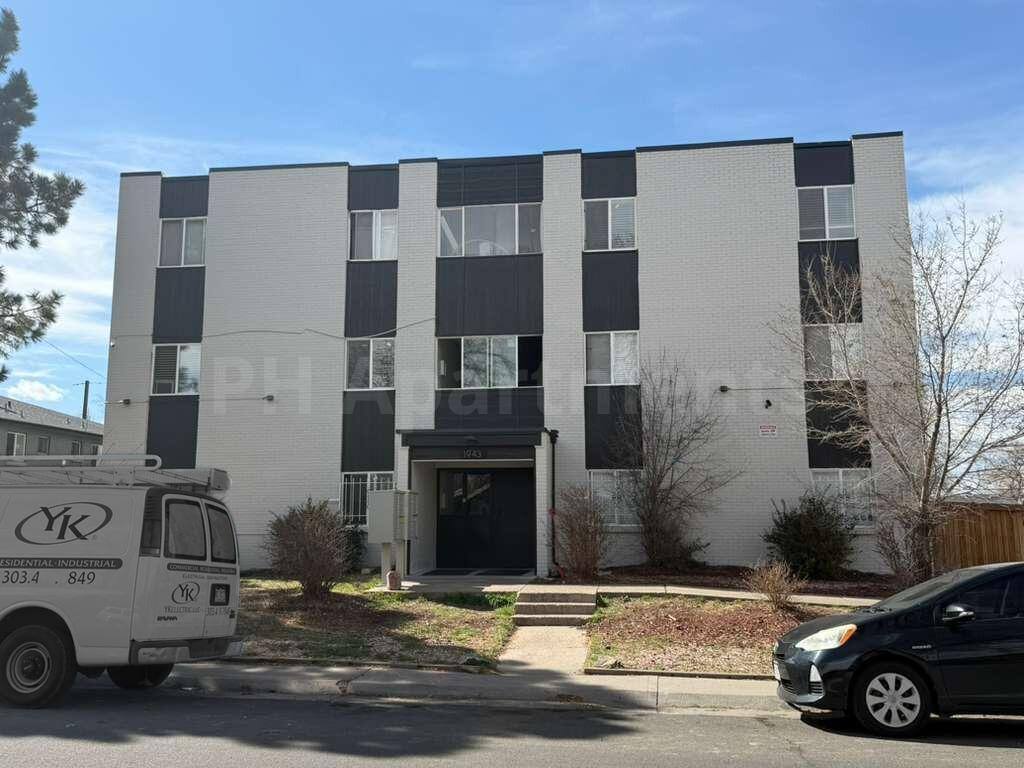 Apartment for rent at 1943 Dallas St, Aurora, CO 80010