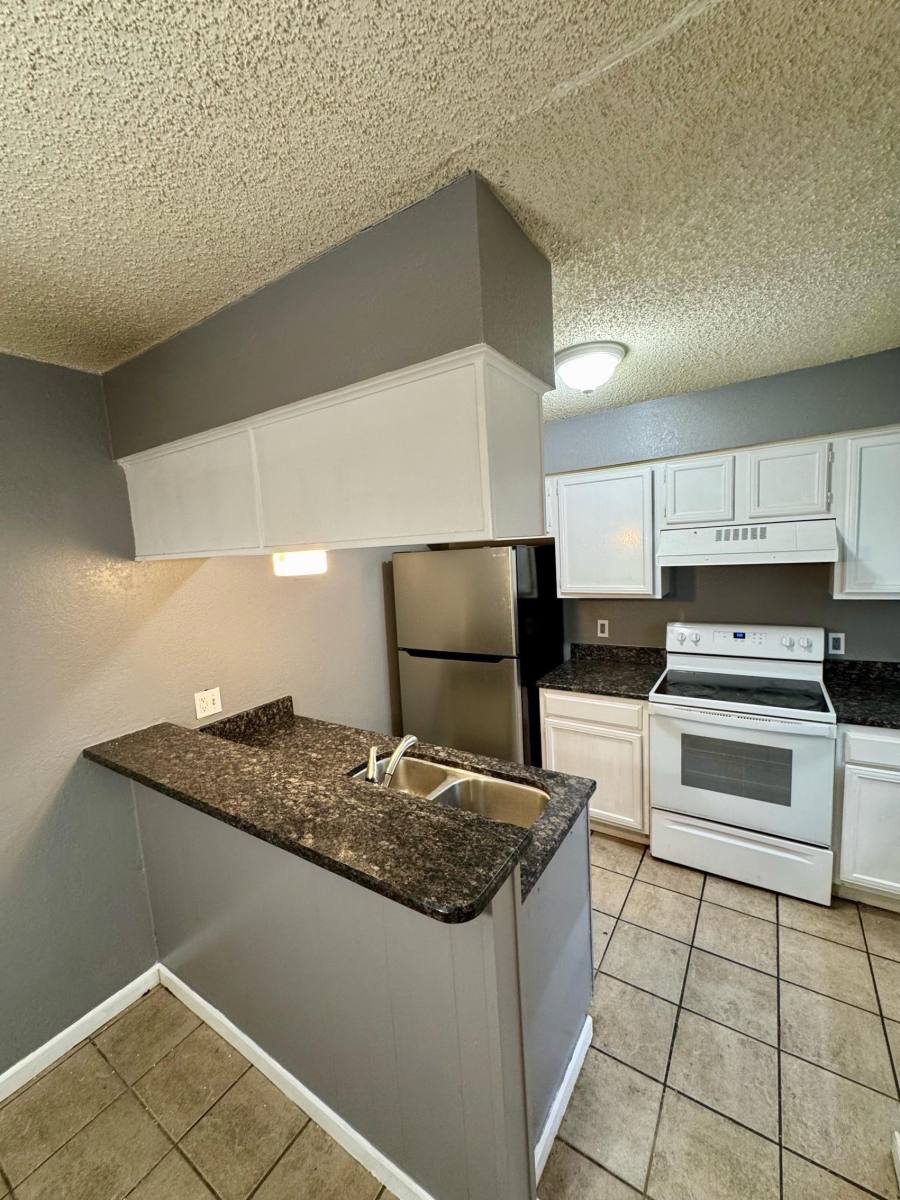 House for rent at Evergreen, 4047 Evergreen St, Irving, TX 75061