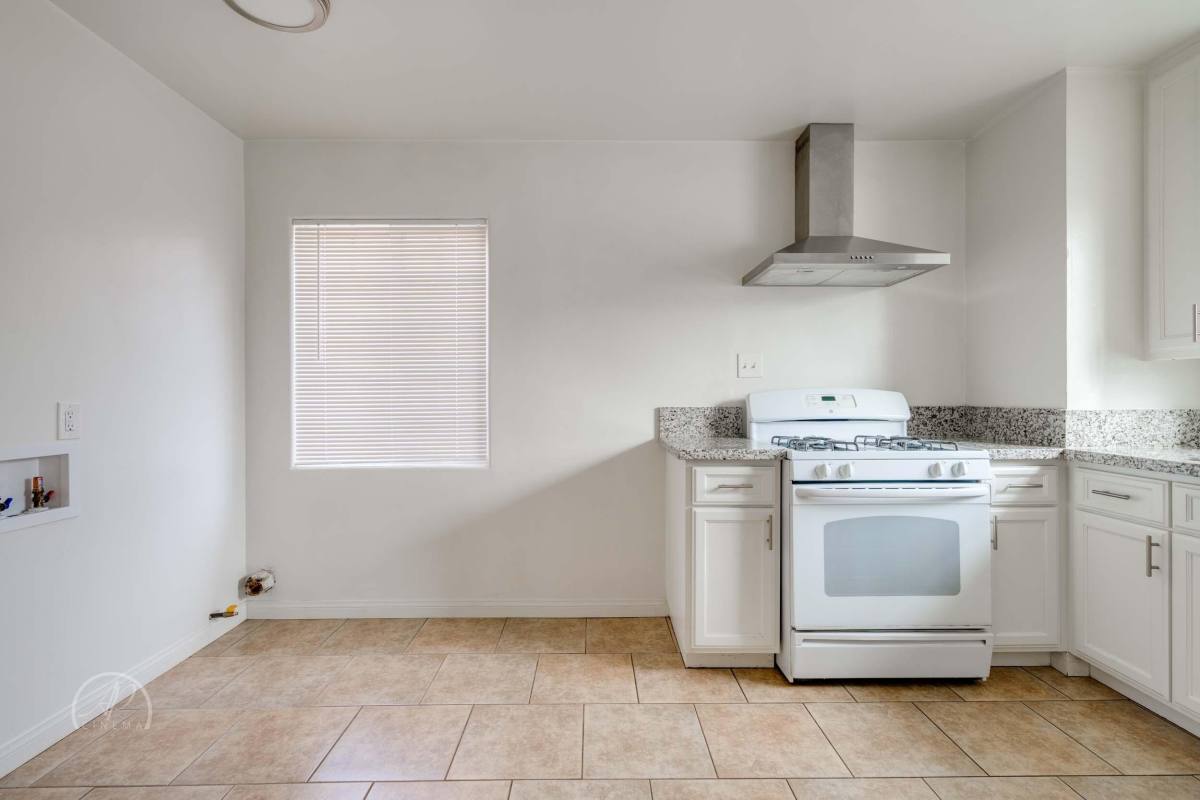 Apartment for rent at 917 K St, Bakersfield, CA 93304