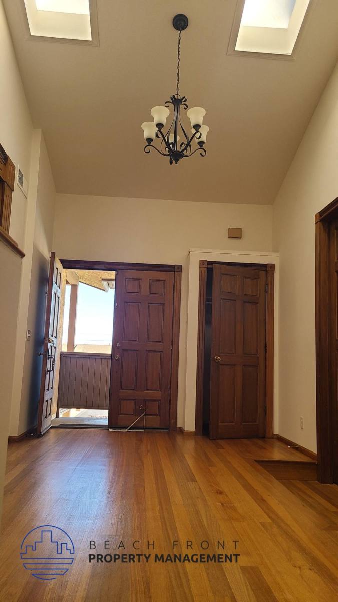 Apartment for rent at 11500 215th Street, 11500 E 215th St, Lakewood, CA 90715