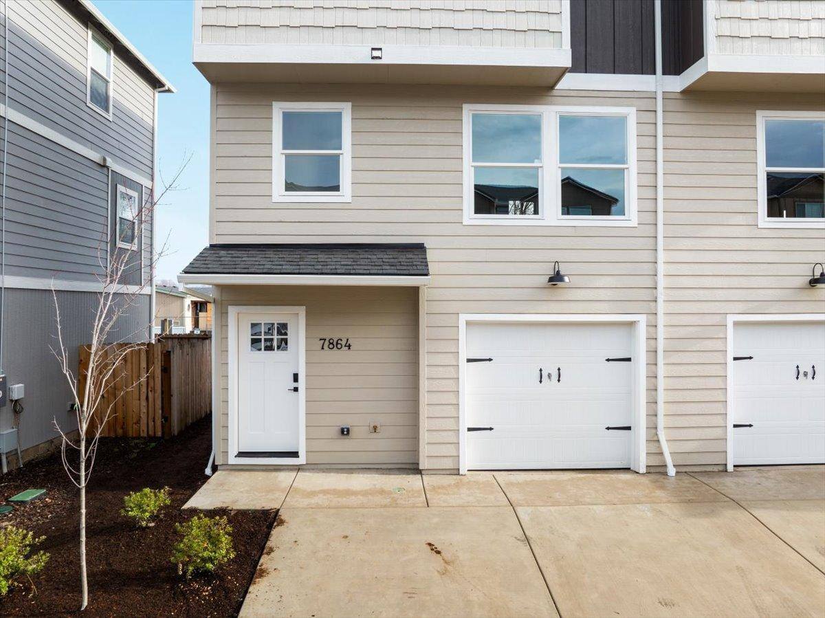 House for rent at Willow Estates, 7864 28th St #2, White City, OR 97503
