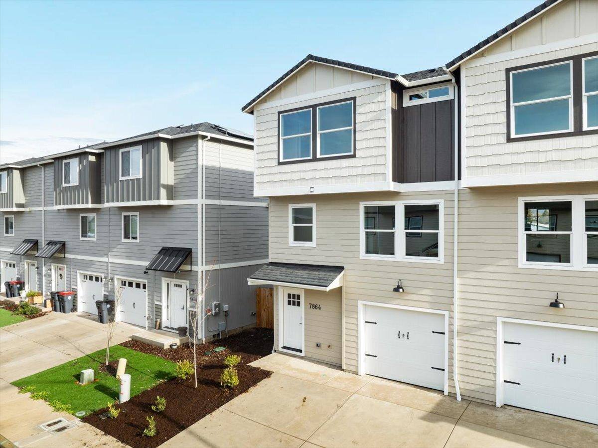 House for rent at Willow Estates, 7864 28th St #2, White City, OR 97503