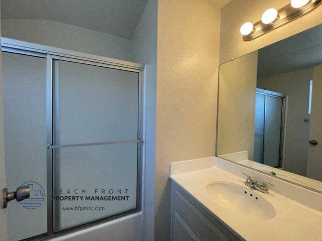 Apartment for rent at 4609 West 159th Street, 4609 W 159th St #8, Lawndale, CA 90260