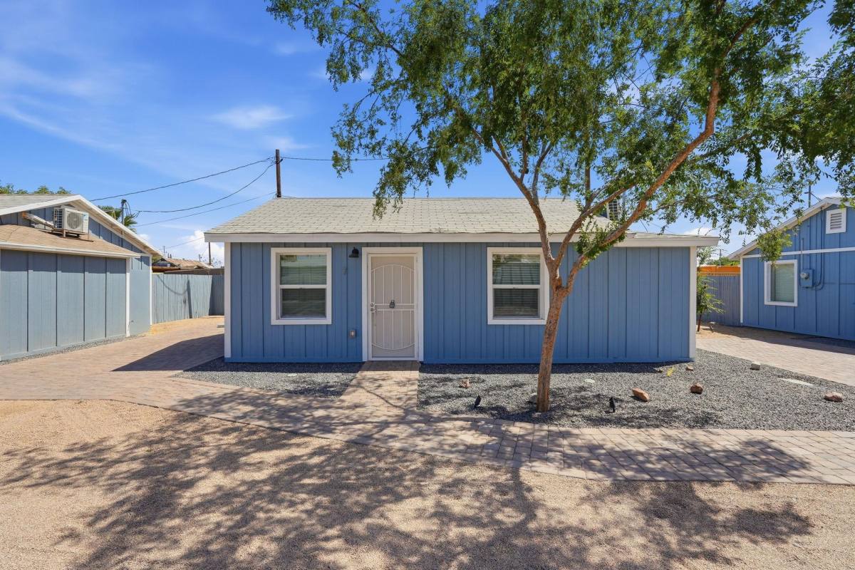 Apartment for rent at Sunset Acres, 1718 N 26th Place, Phoenix, AZ 85008