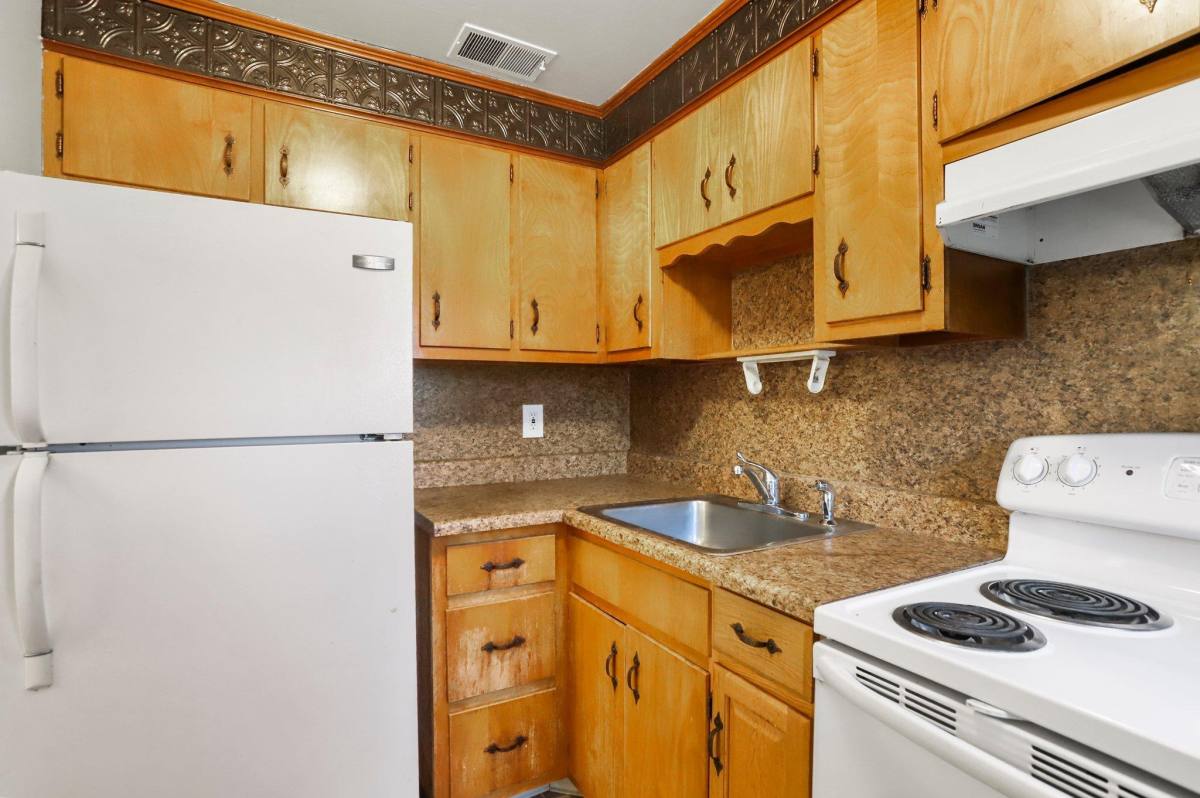 Apartment for rent at 1499 N E St, Frederick, MD 21701