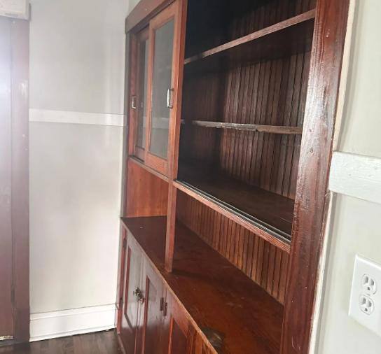Apartment for rent at 10618 S Ewing Ave #3, Chicago, IL 60617