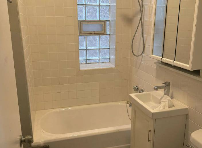 Apartment for rent at 10618 S Ewing Ave #3, Chicago, IL 60617