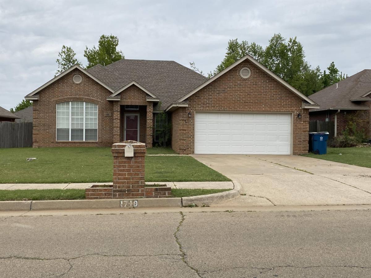 House for rent at Westborough, 1719 Craig Blvd, Edmond, OK 73003