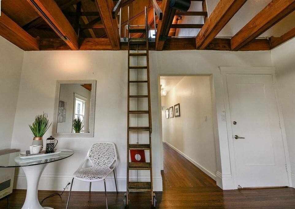 Apartment for rent at 3014 College Ave #3, Berkeley, CA 94705