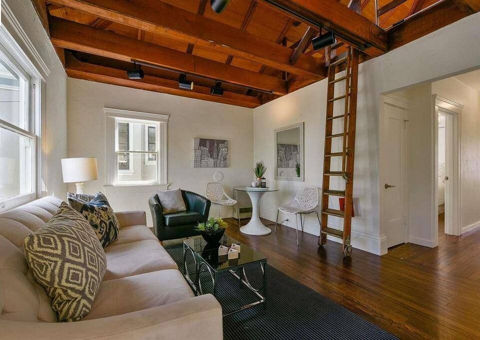 Apartment for rent at 3014 College Ave #3, Berkeley, CA 94705