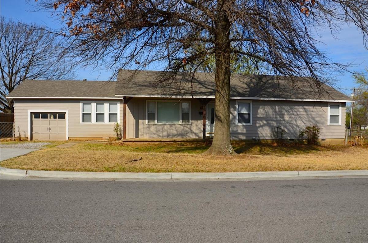 House for rent at Egan, 726 S Apple St, Sapulpa, OK 74066