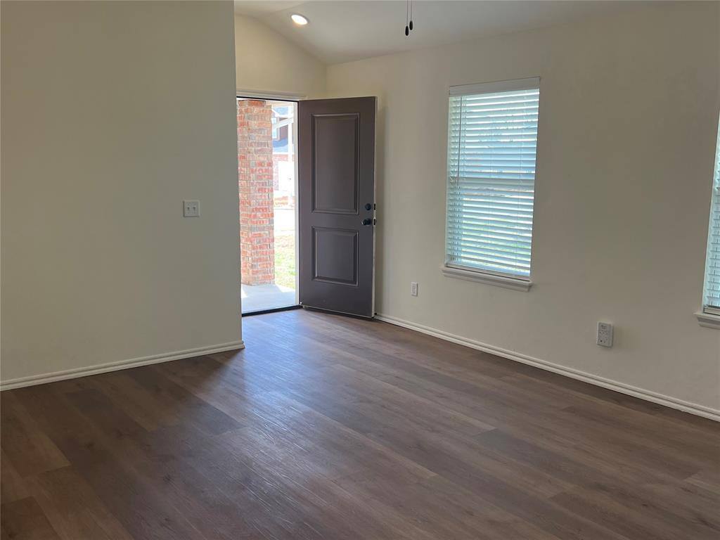 House for rent at 306 Liam Dr, Yukon, OK 73099
