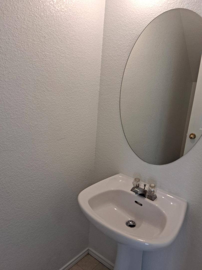Townhouse for rent at Sunshadow Cove, 5803 Redstone Dr, Killeen, TX 76543