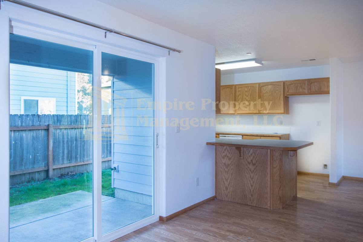 Townhouse for rent at 25160 E Broadway #4B -K16, Veneta, OR 97487
