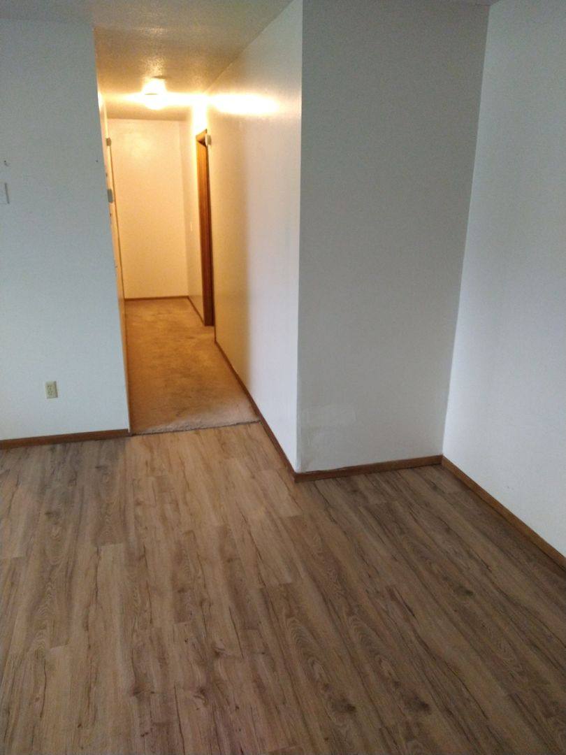 Apartment for rent at 702 Imperial Dr, Morris, MN 56267