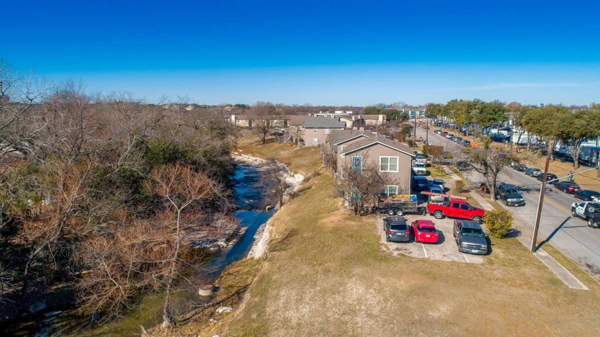 Townhouse for rent at 933 Park Plaza Dr, Austin, TX 78753