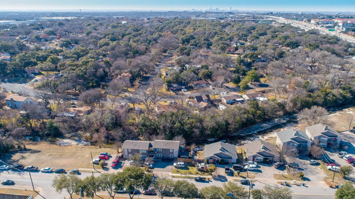 Townhouse for rent at 933 Park Plaza Dr, Austin, TX 78753