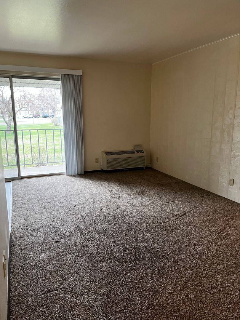 Apartment for rent at 1025 W Macarthur, Eau Claire, WI 54701