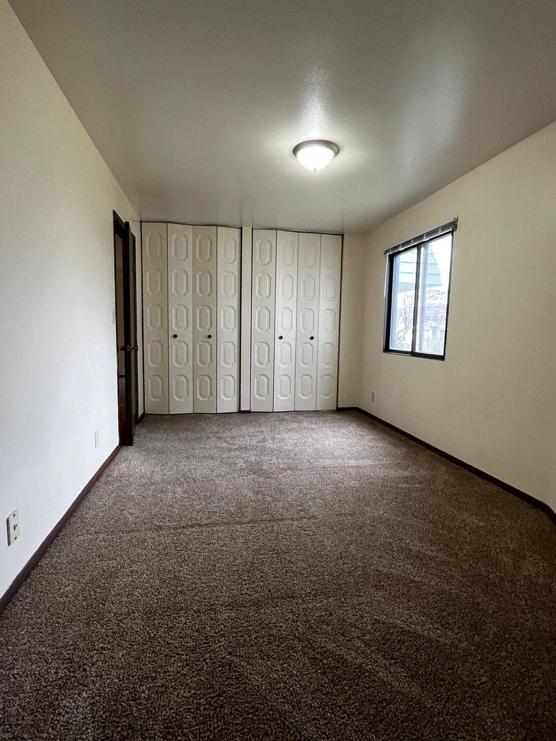 Apartment for rent at 1025 W Macarthur, Eau Claire, WI 54701