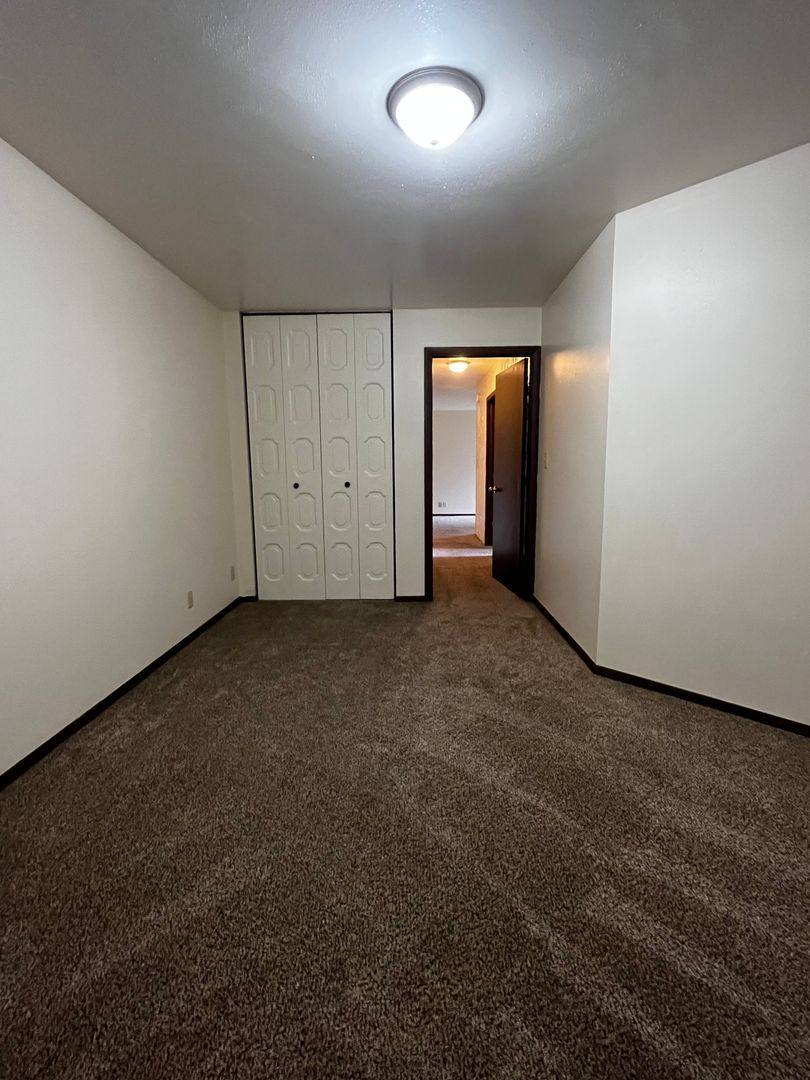 Apartment for rent at 1025 W Macarthur, Eau Claire, WI 54701