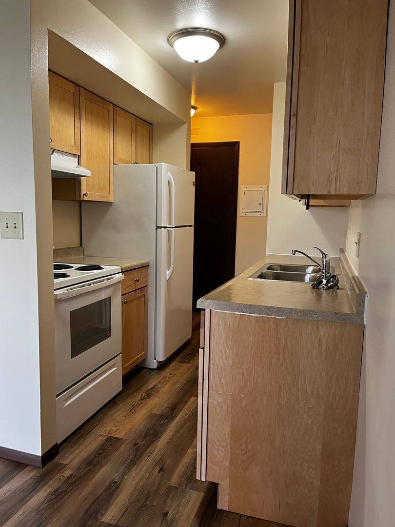 Apartment for rent at 1025 W Macarthur, Eau Claire, WI 54701