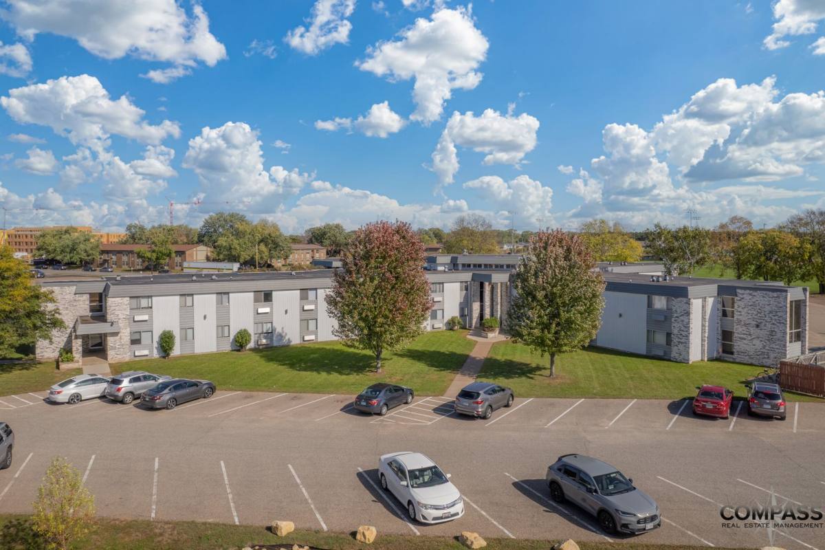Apartment for rent at 1025 W Macarthur, Eau Claire, WI 54701