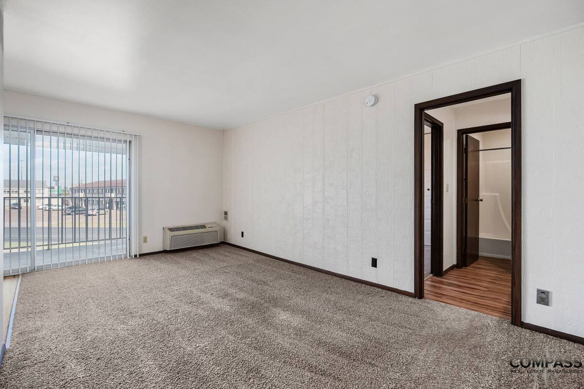 Apartment for rent at 1025 W Macarthur, Eau Claire, WI 54701