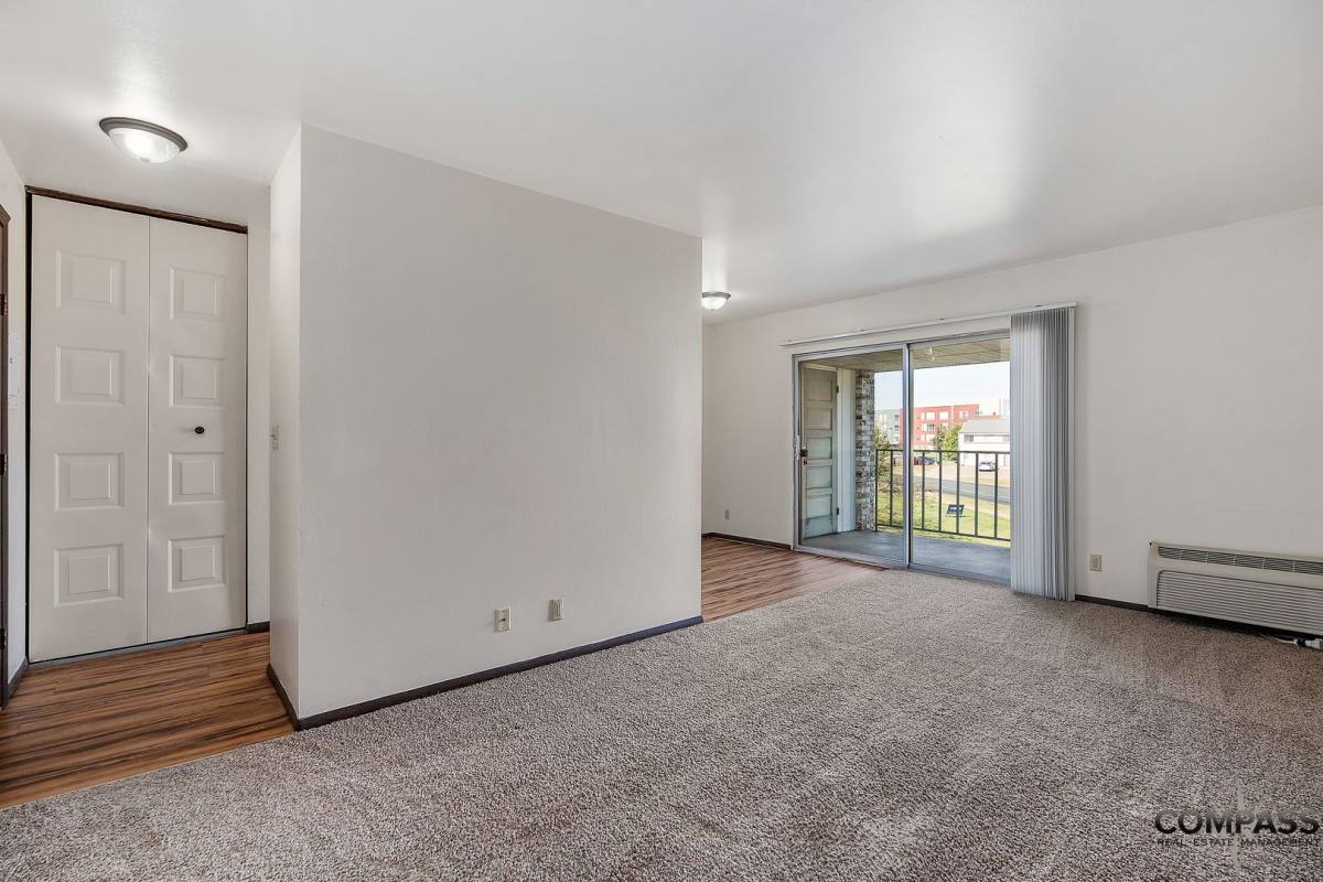 Apartment for rent at 1025 W Macarthur, Eau Claire, WI 54701