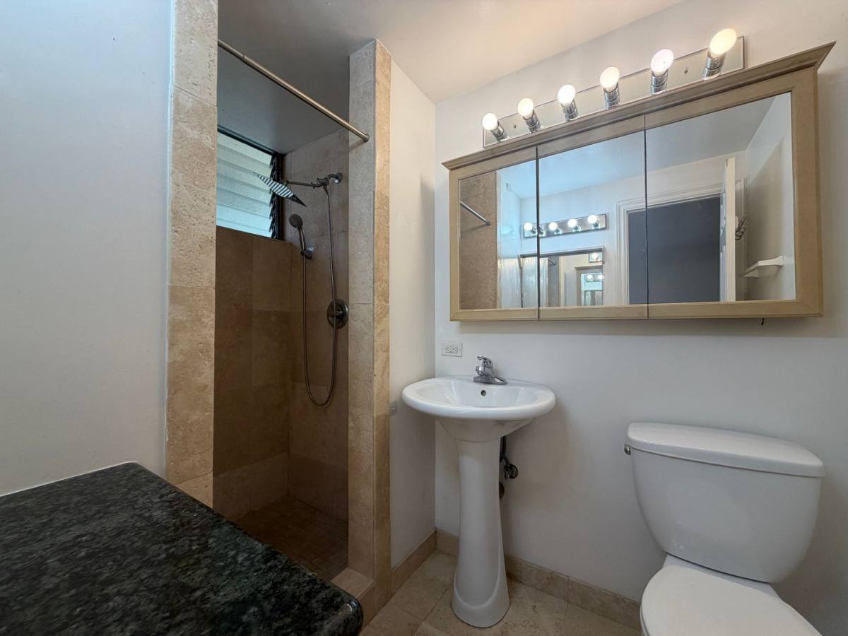Apartment for rent at 254 Kaiulani Ave, Honolulu, HI 96815