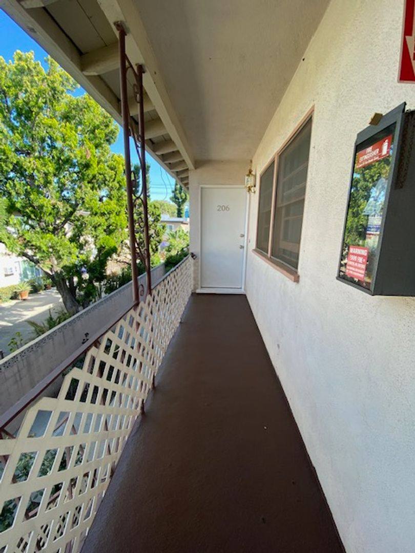 Apartment for rent at 13759 Oxnard St, Van Nuys, CA 91401