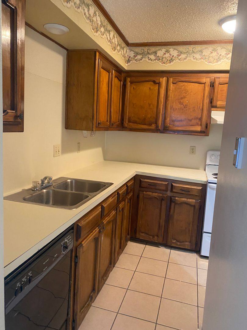 Apartment for rent at 8723 Gsri Ave, Baton Rouge, LA 70810