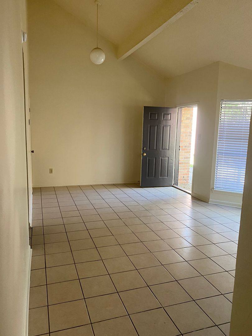 Apartment for rent at 8723 Gsri Ave, Baton Rouge, LA 70810