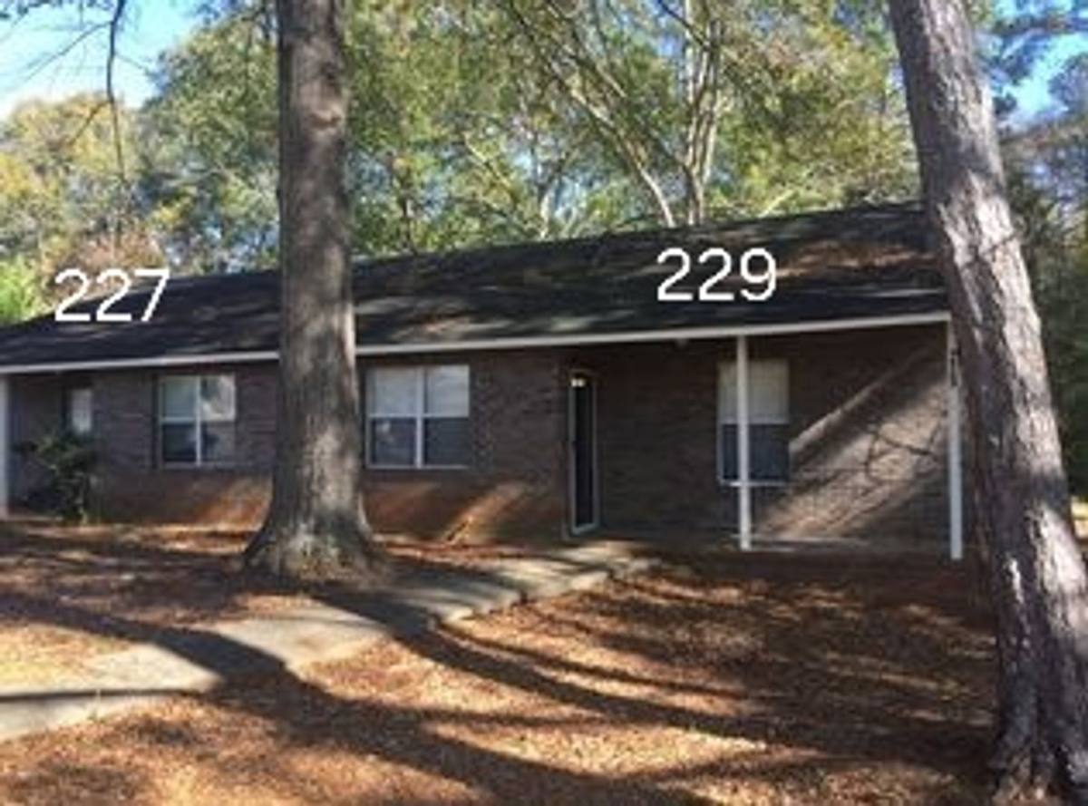 House for rent at 227 Franklin St, Zebulon, GA 30295