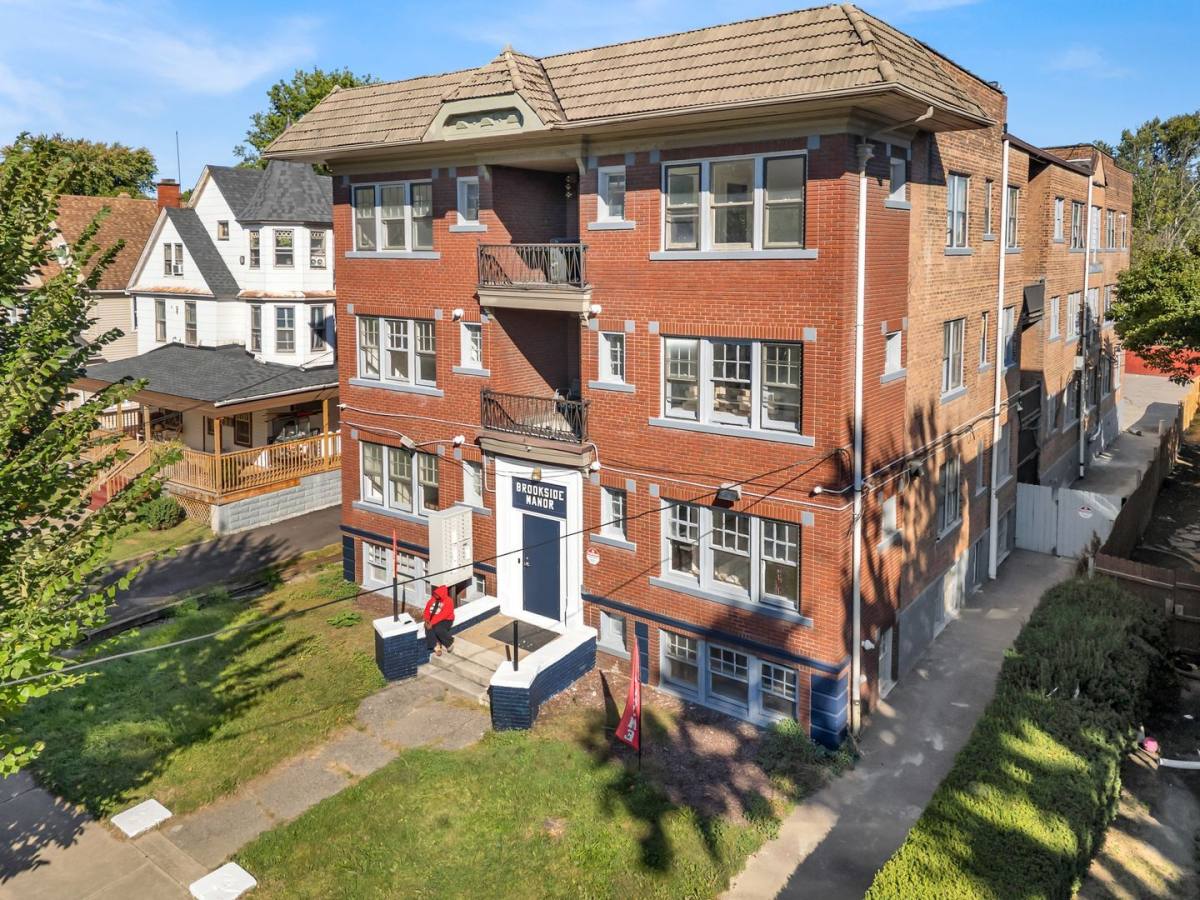 Apartment for rent at 3308 Archwood Ave, Cleveland, OH 44109