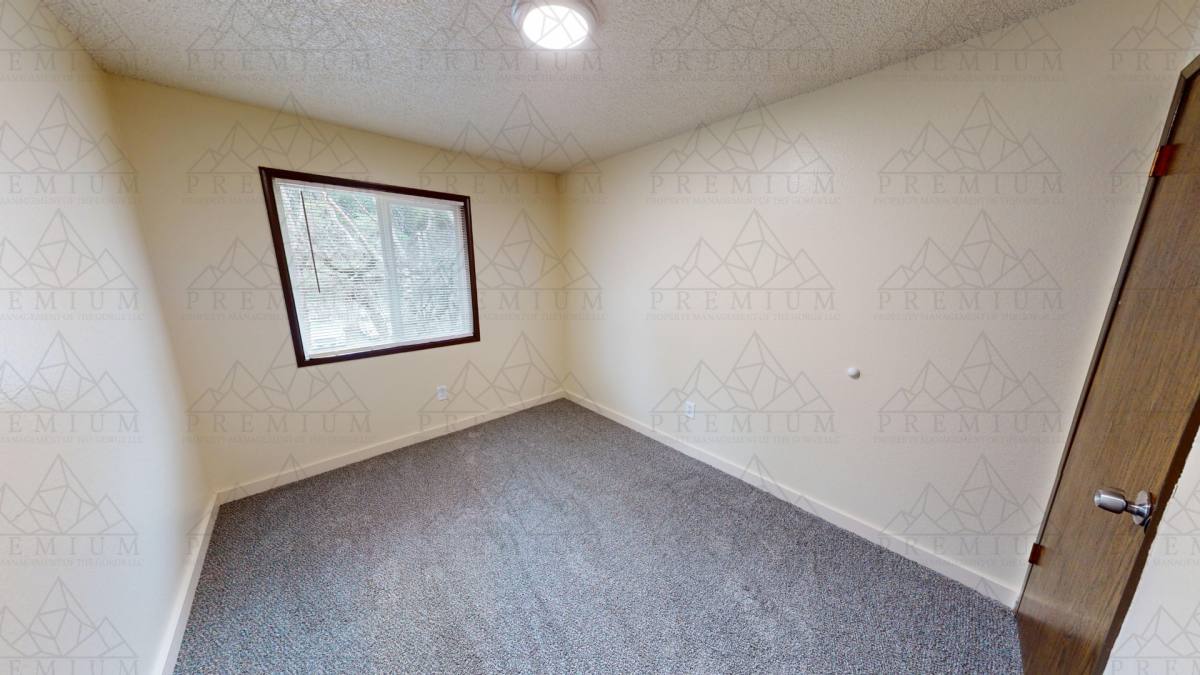Apartment for rent at 1695 Oak St, Hood River, OR 97031