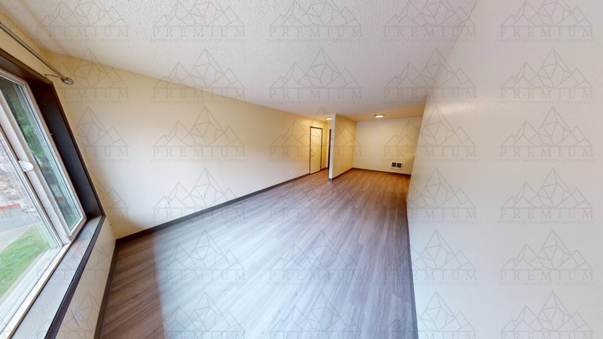 Apartment for rent at 1695 Oak St, Hood River, OR 97031