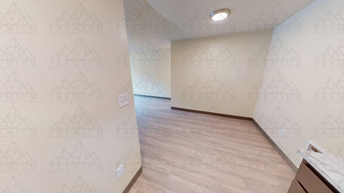 Apartment for rent at 1695 Oak St, Hood River, OR 97031