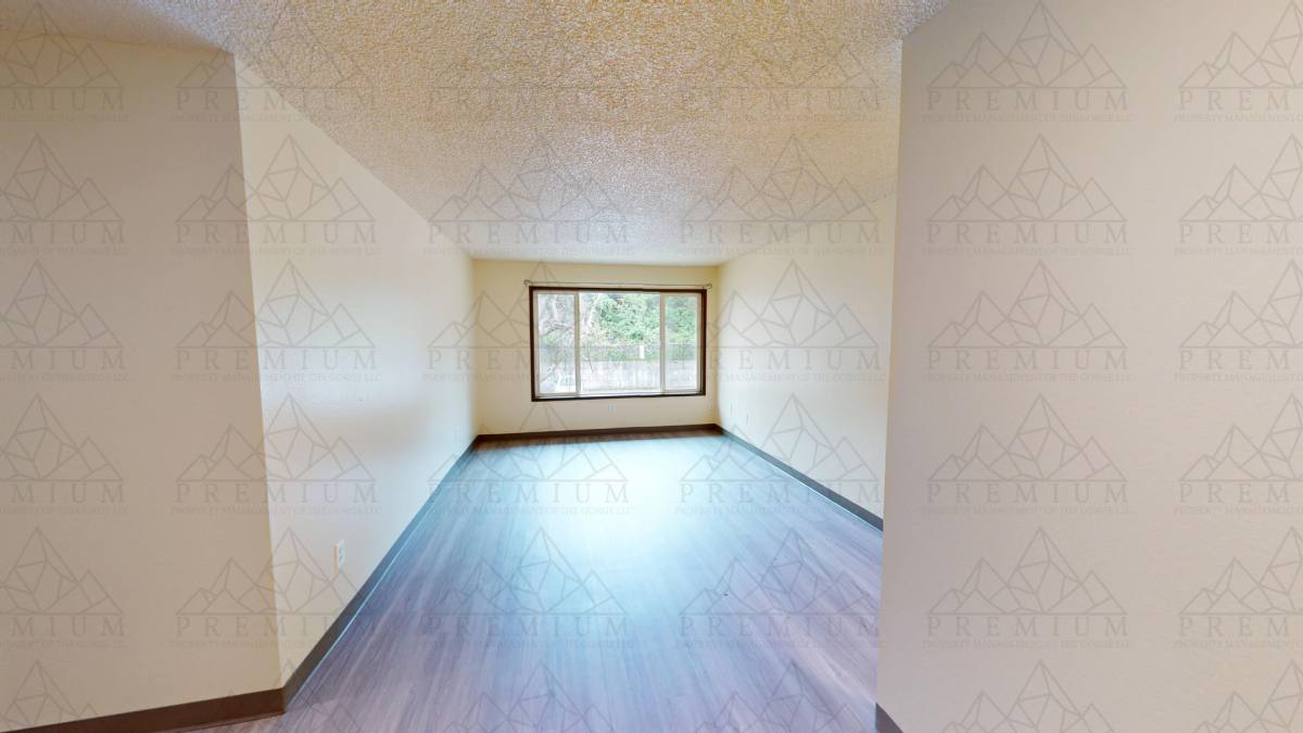 Apartment for rent at 1695 Oak St, Hood River, OR 97031