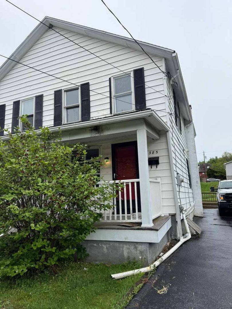 Apartment for rent at 383-385 Carver St, Plymouth, PA 18651