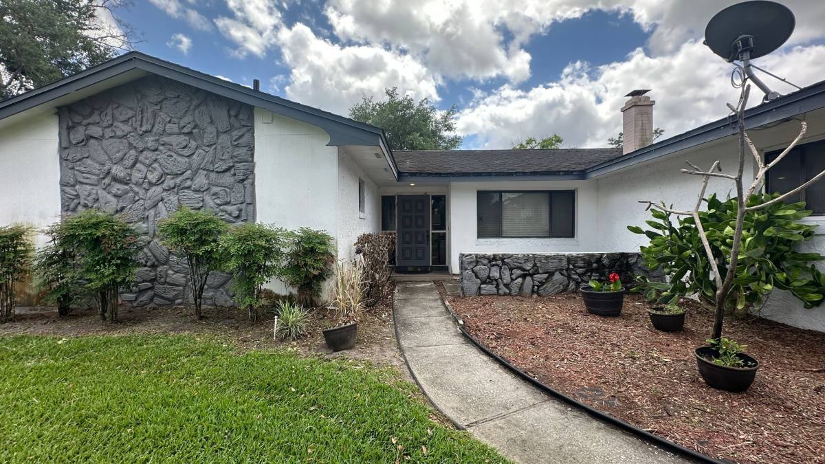 House for rent at 616 Iris St, Altamonte Springs, FL 32714