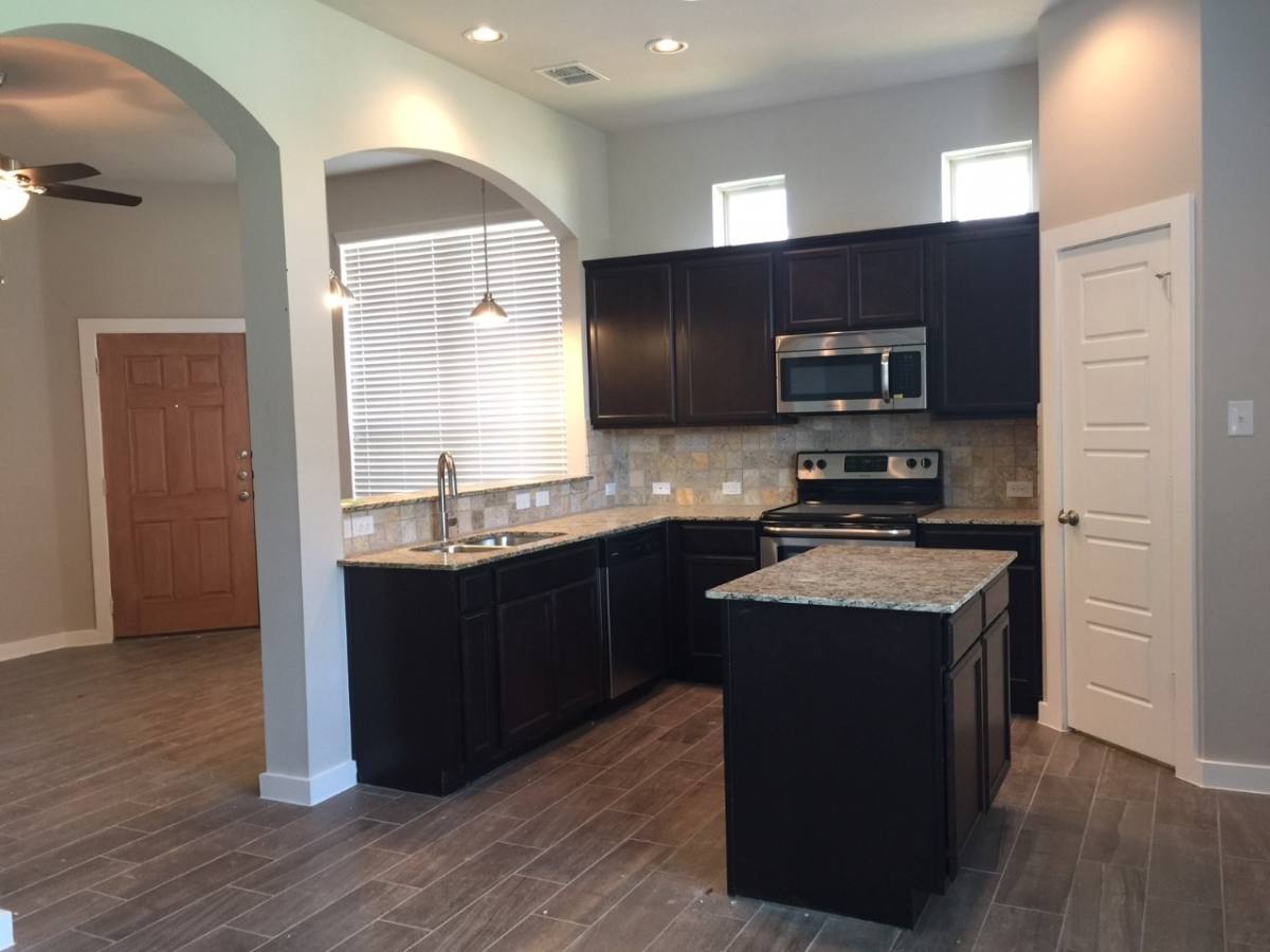 Townhouse for rent at 1057 W Sierra Vista Court, Midlothian, TX 76065