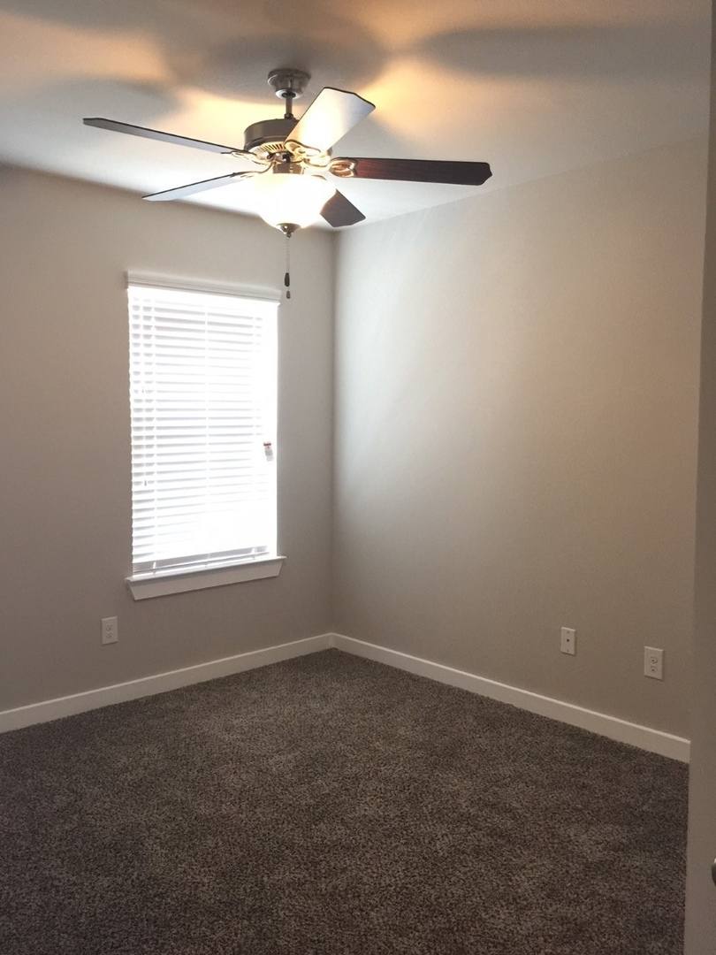 Townhouse for rent at 1057 W Sierra Vista Court, Midlothian, TX 76065