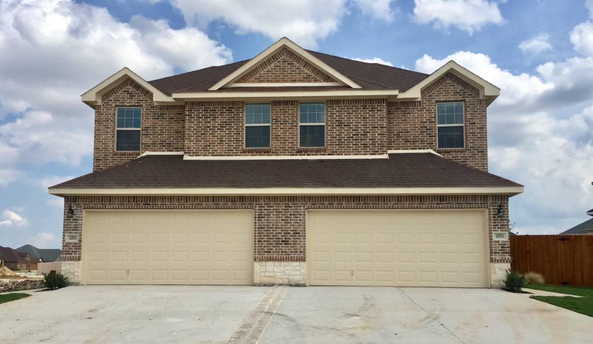 Townhouse for rent at 1057 W Sierra Vista Court, Midlothian, TX 76065