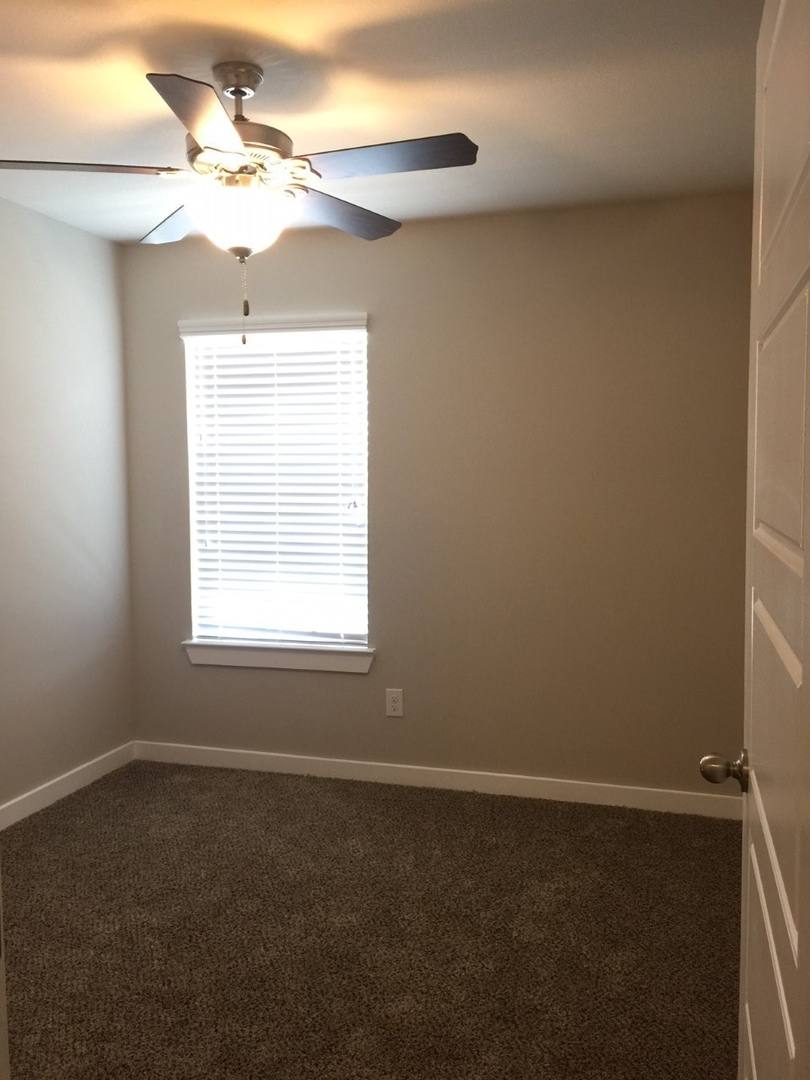 Townhouse for rent at 1057 W Sierra Vista Court, Midlothian, TX 76065