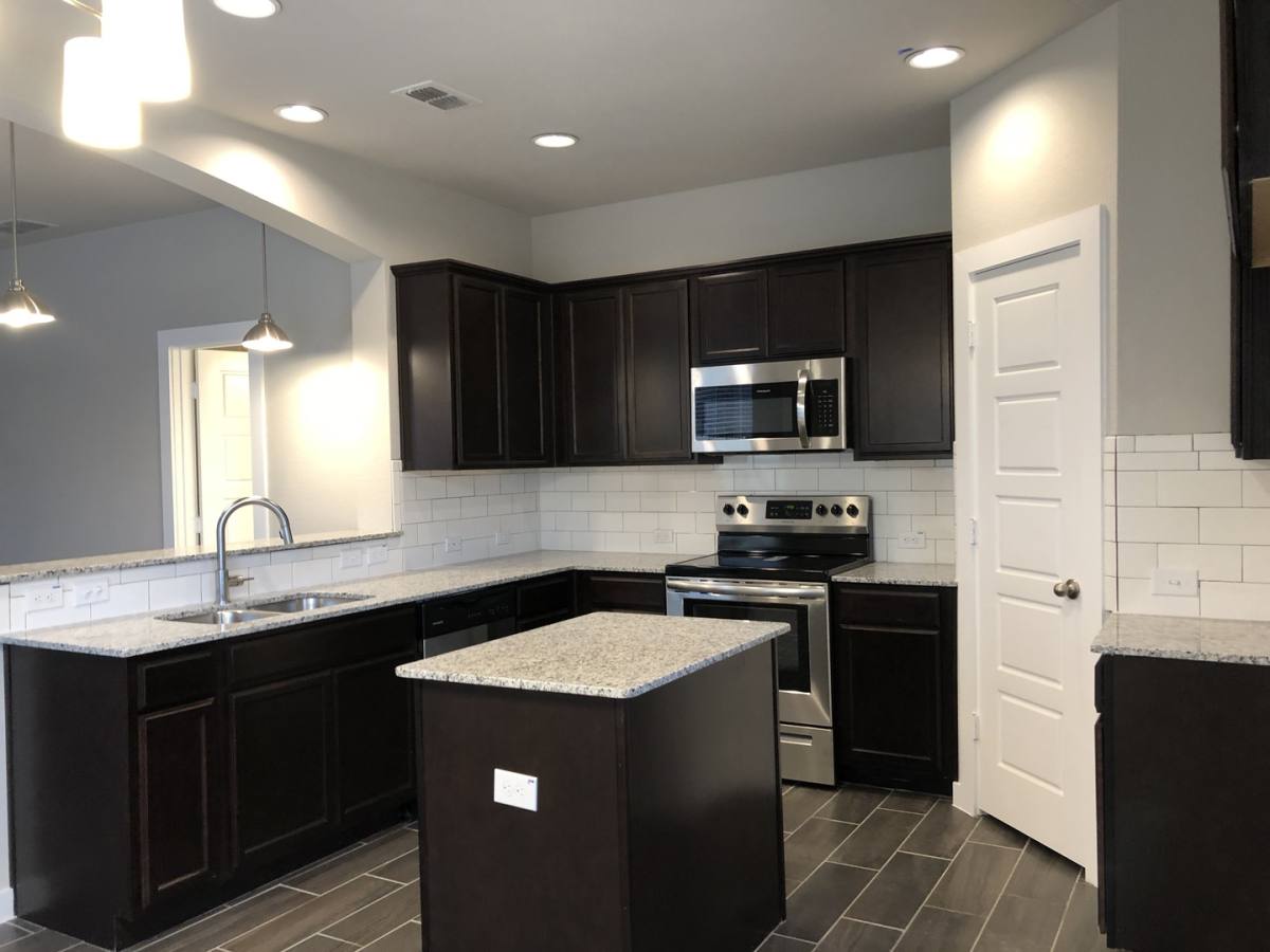 Townhouse for rent at 1021 W Sierra Vista Court, Midlothian, TX 76065